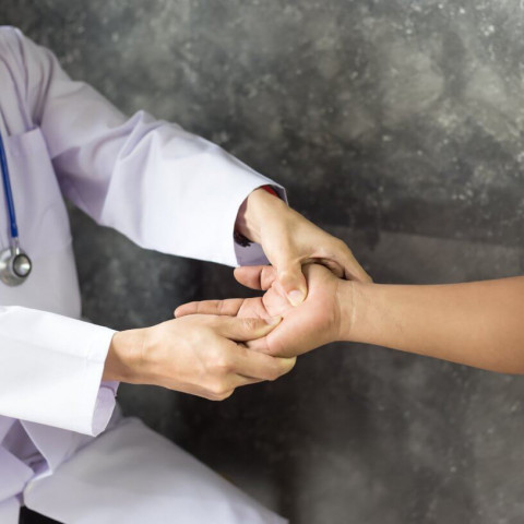 what causes trigger finger